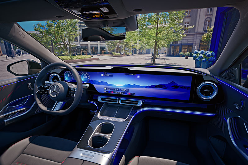 Digitales Interieur der vollelektrischen Mercedes-Benz C-Klasse mit MBUX