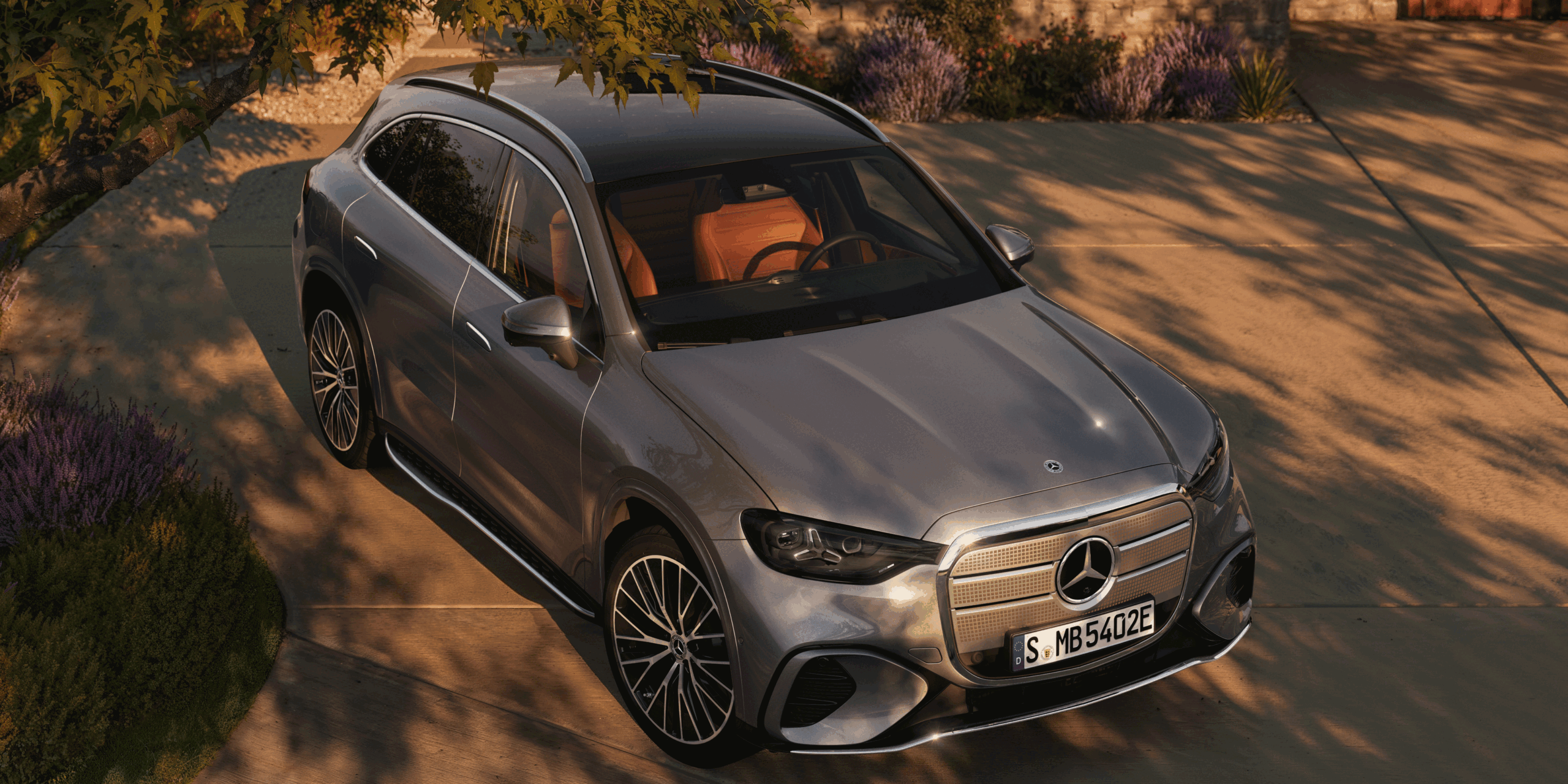 Der neue vollelektrische Mercedes-Benz GLC in der Frontansicht